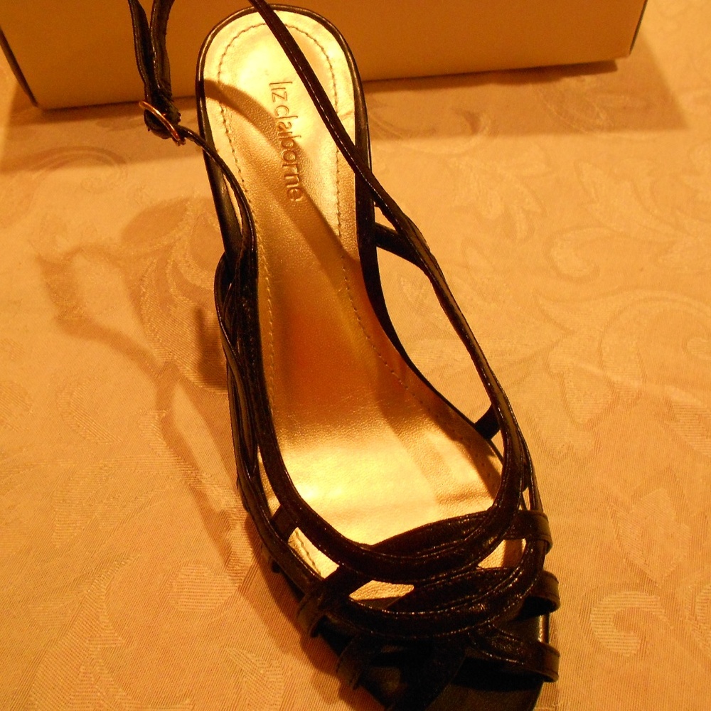 Liz Claiborne strappy sandals brand new in box